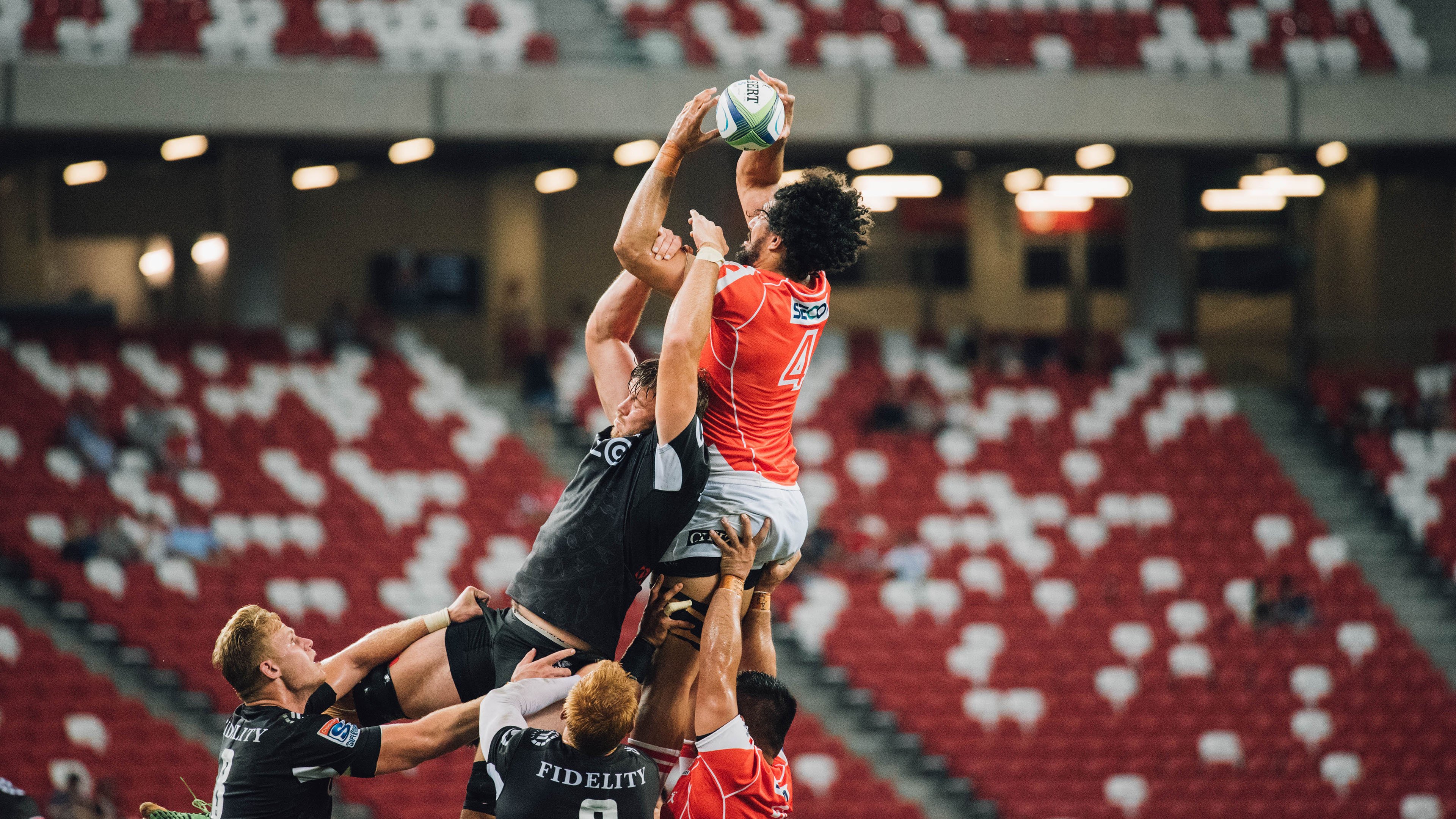 海底探险潜水比赛,领略海底珊瑚礁的奇幻景色,海底潜水视频素材